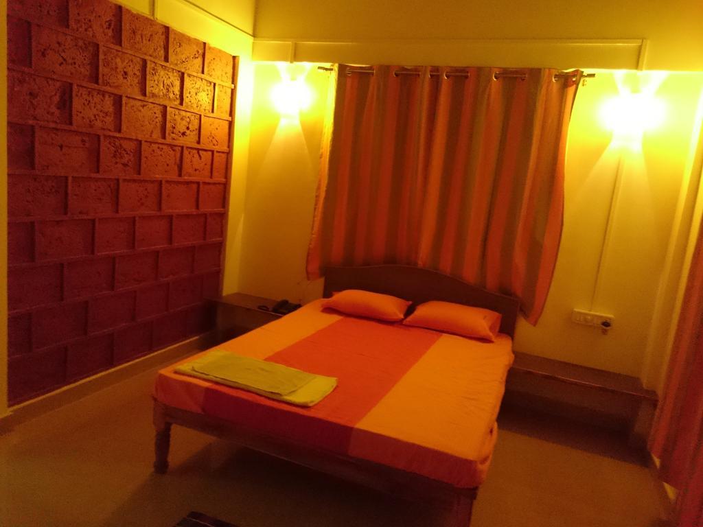 Oceanic Hotel Diveagar Exterior photo